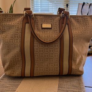 Tan Tommy Hilfiger tote/purse/bag